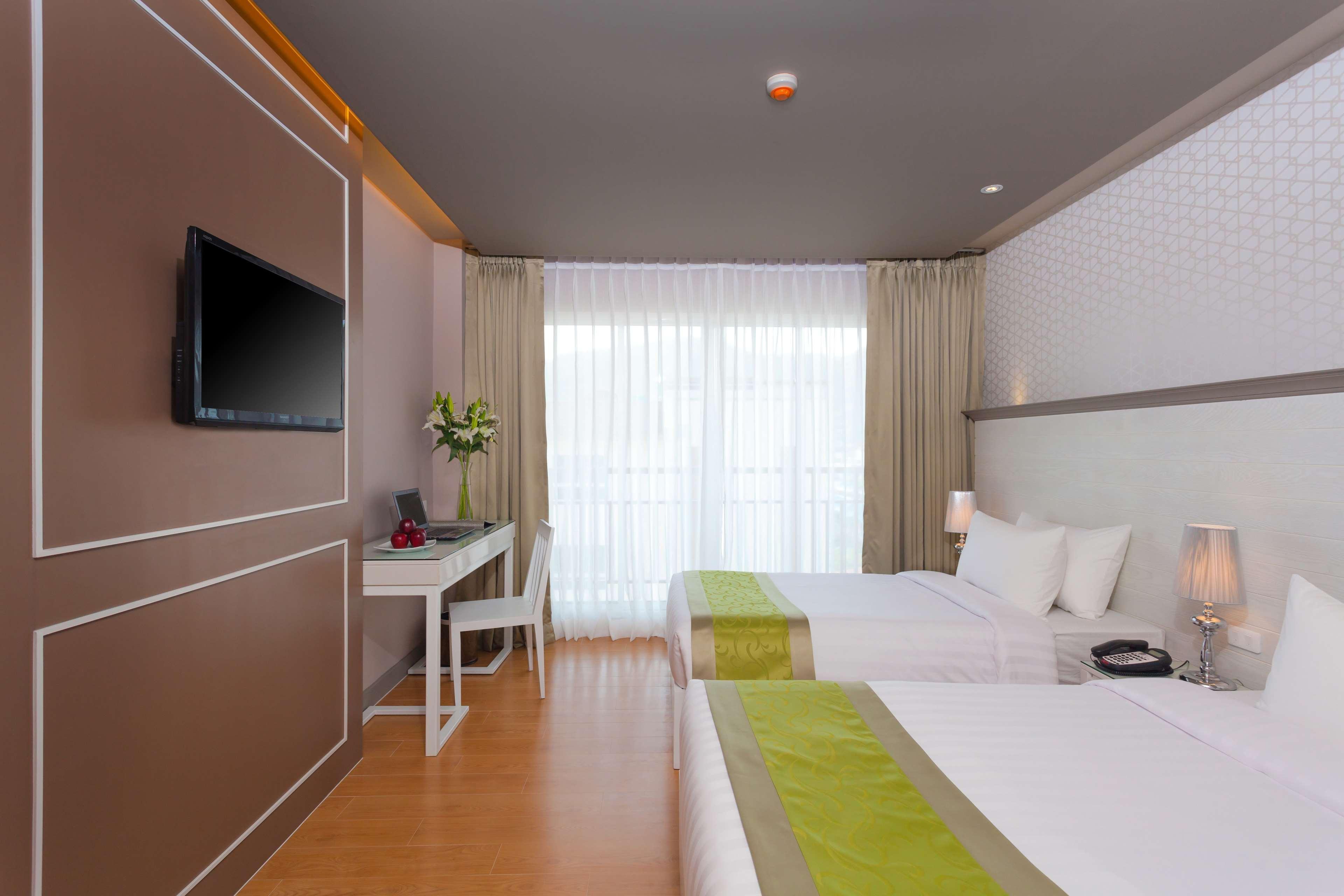 Best Western Patong Beach Екстериор снимка